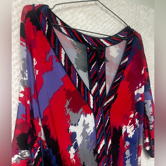 BCBGMaxAzria Brushstroke Red and Blue Dress Stretch Waist Tie V Neckline Medium - Picture 4 of 12